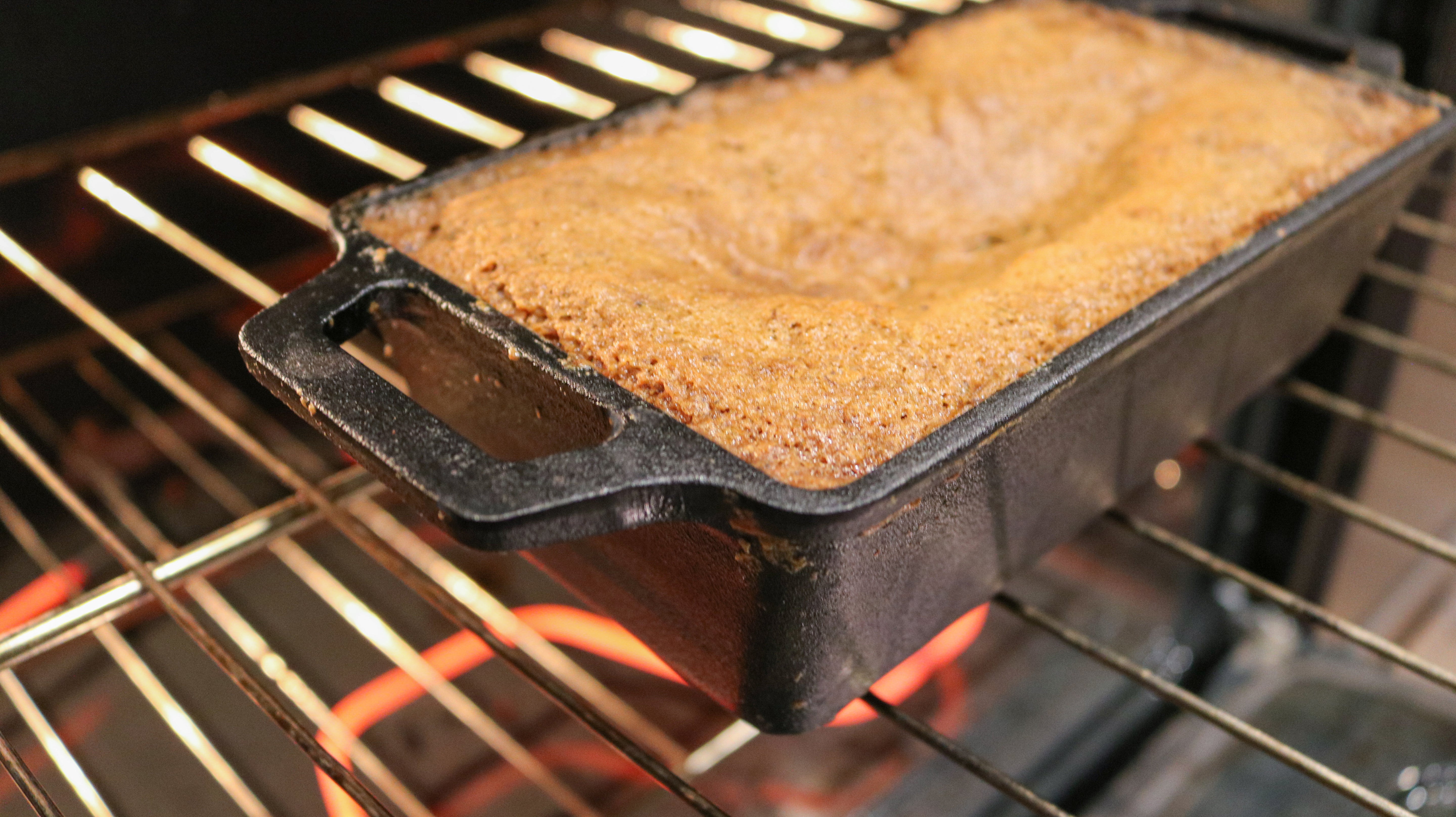 RECTANGULAR CAST IRON BREAD PAN