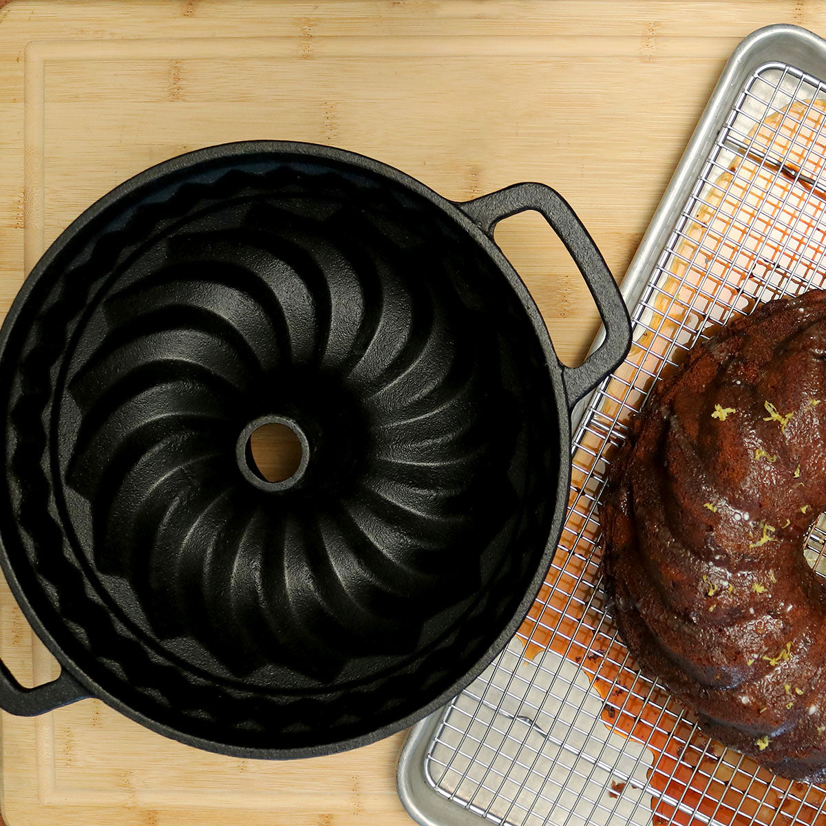 NORDIC FLUTED CAST IRON CAKE PAN